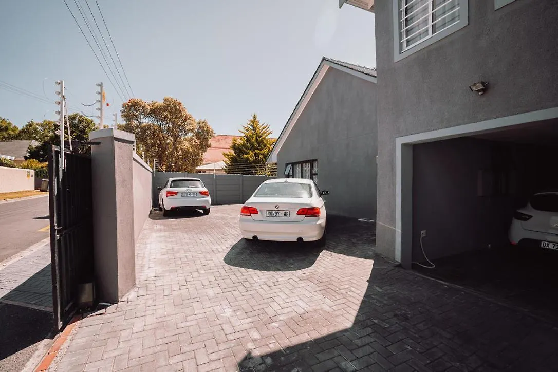 ゲストハウス ホテル Rondebosch Luxury Living ケープタウン