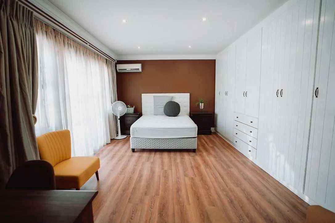 ゲストハウス ホテル Rondebosch Luxury Living ケープタウン