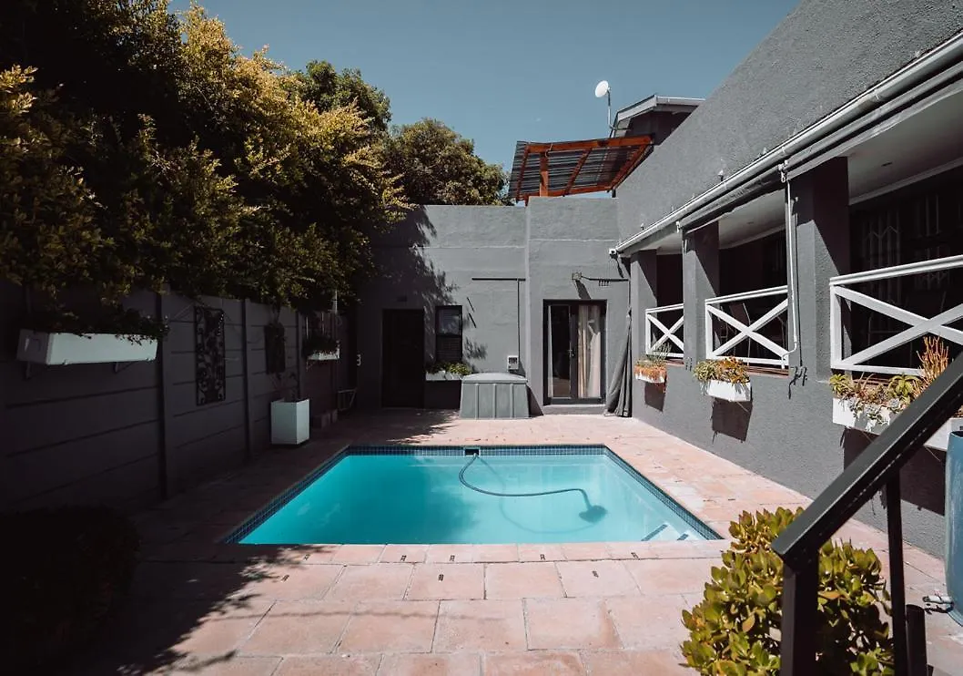 ホテル Rondebosch Luxury Living ケープタウン